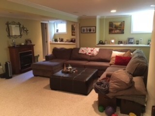 Bonus Room - 3613 Meadowbrook Ave