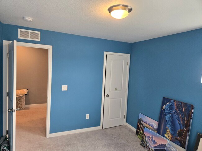 Building Photo - Built in 2021 Spacious Home with 4 bedroom...