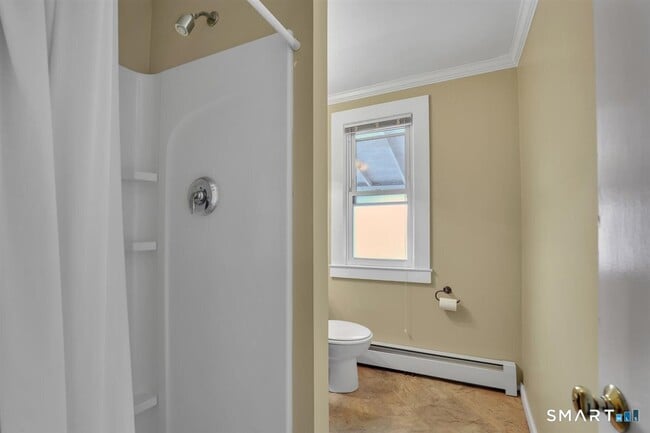 Building Photo - 36 School St