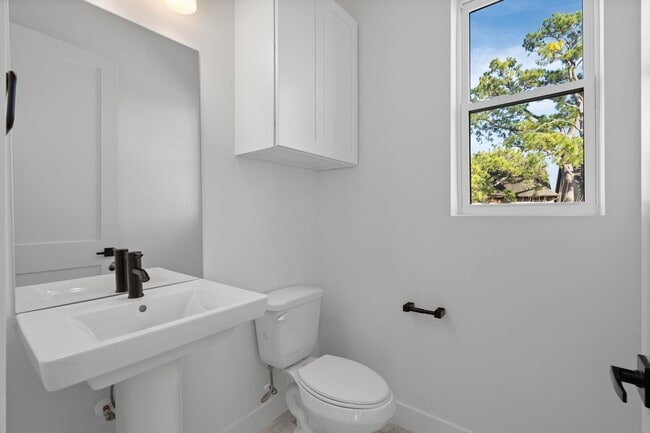 Building Photo - 8709 Ojeman Villas Dr