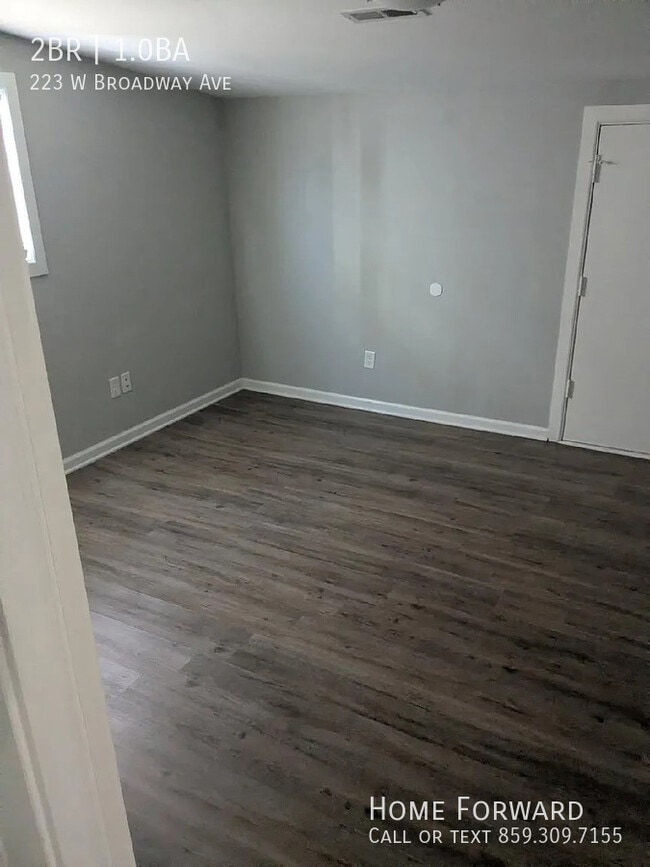 Building Photo - 223 W Broadway Ave