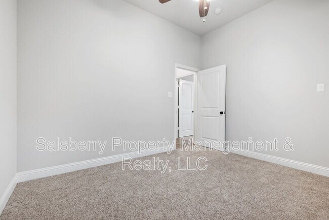 Building Photo - 1636 Town Creek Cir