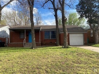 Building Photo - 1416 NE 39th St