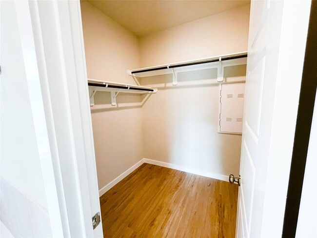 Building Photo - 8623 Oceanmist Cv Dr