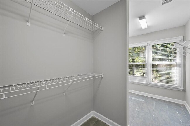 Building Photo - 3993 Ironhill Ln