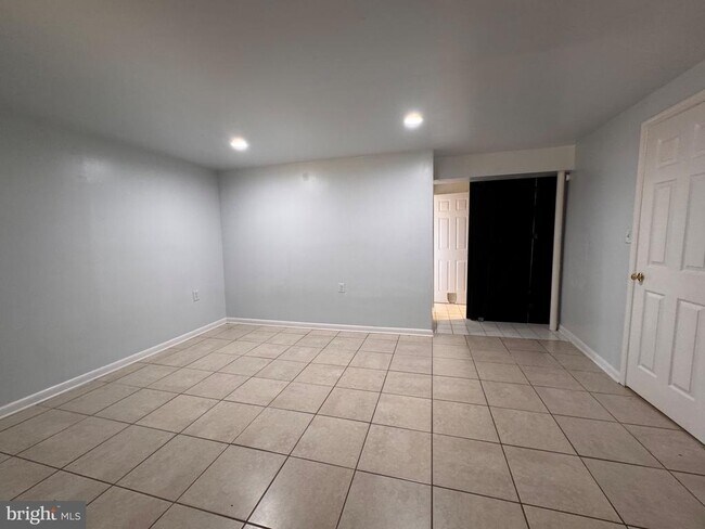 Building Photo - 6917 Villa-Del-Rey Ct
