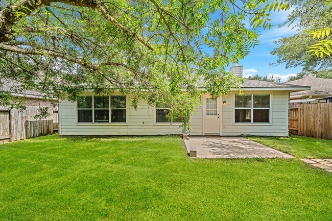 Building Photo - 17935 Rose Hill Park Ln