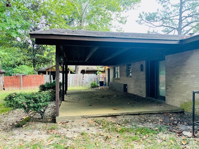 Building Photo - 1110 Branch St