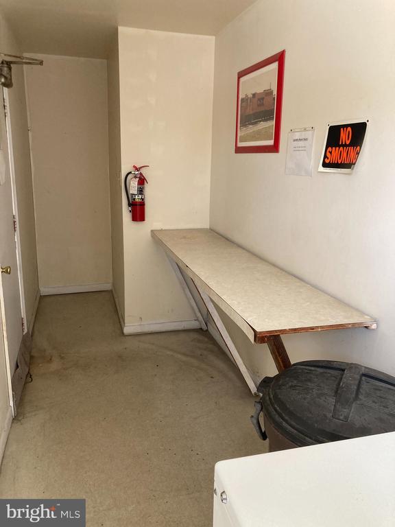 Building Photo - 1232 N Main St