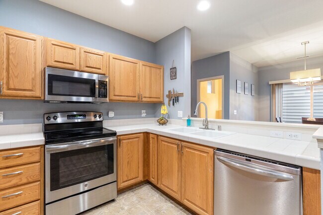 Building Photo - 4127 McKinley St NE