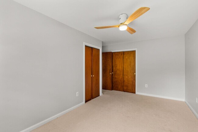 Building Photo - 5 Bed 3 Bath - Chevy Chase Rambler - Move ...