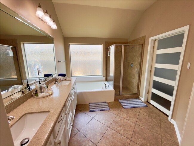Building Photo - 5407 Stoneridge Ct