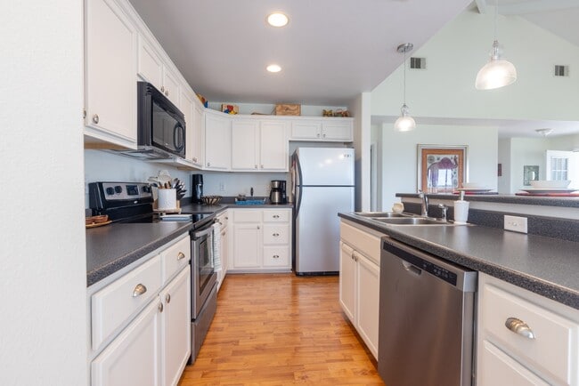 Building Photo - 4106 Temprano Dr