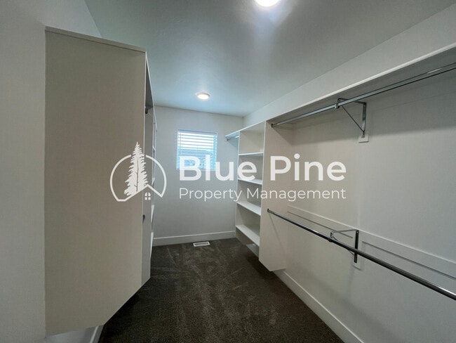 Building Photo - 1195 E Jaylee Dr