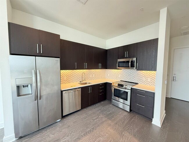 Building Photo - 3300 Main St