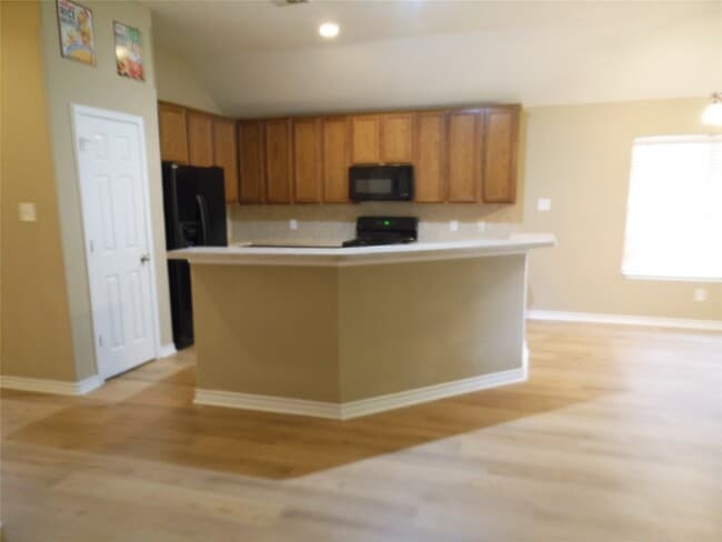 Building Photo - 5311 Misty Moon Dr