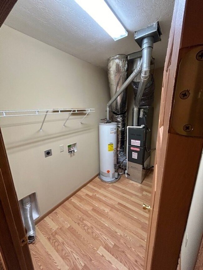 Building Photo - Modern Brick Ranch with 3 Bedrooms, 1.5 Ba...