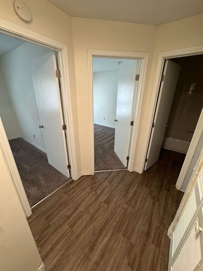 Building Photo - 3 Bedroom/1 Bath in Old Louisville