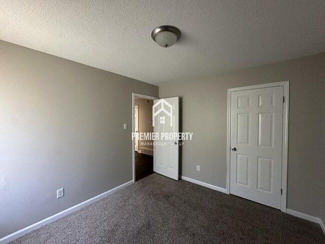 Building Photo - 2188 Longlane Dr