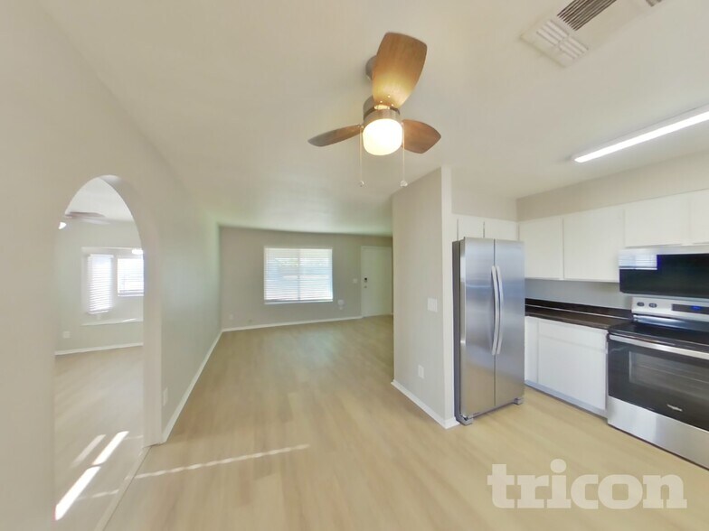 Building Photo - 7331 W Mountain View Rd