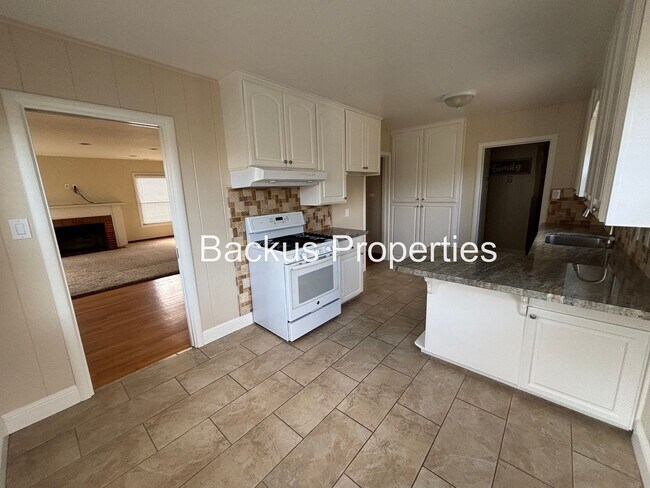 Building Photo - Wonderful Home in South Salinas