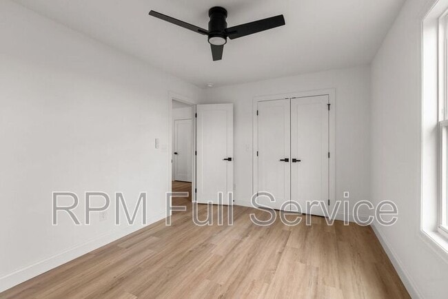 Building Photo - 2109 14th Ave N