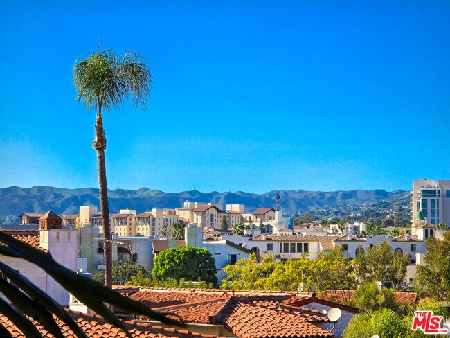 Building Photo - 10795 Wilshire Blvd