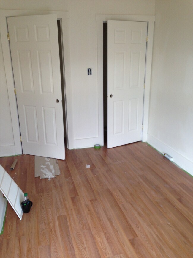 Building Photo - 487 Rooney Ave