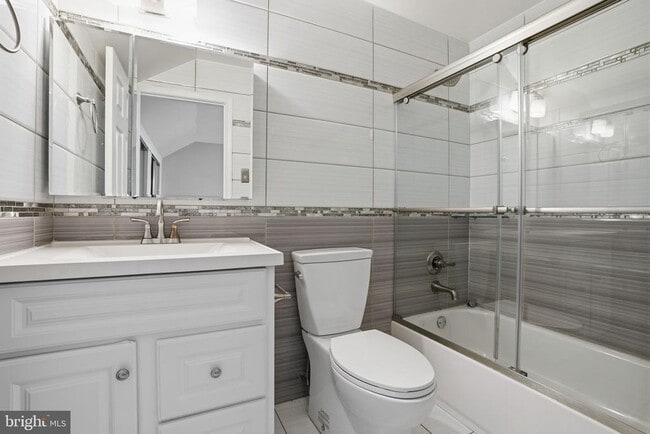 Building Photo - 496 Revere Dr