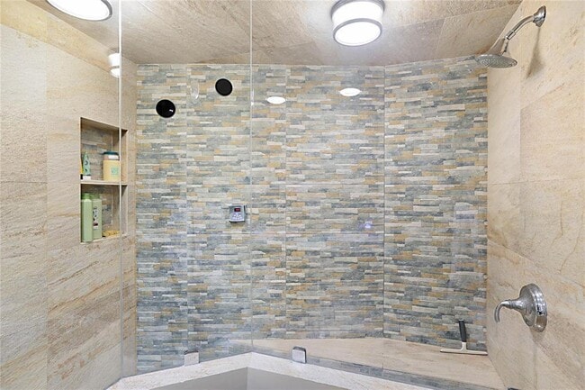 Building Photo - 2800 N Ocean Dr