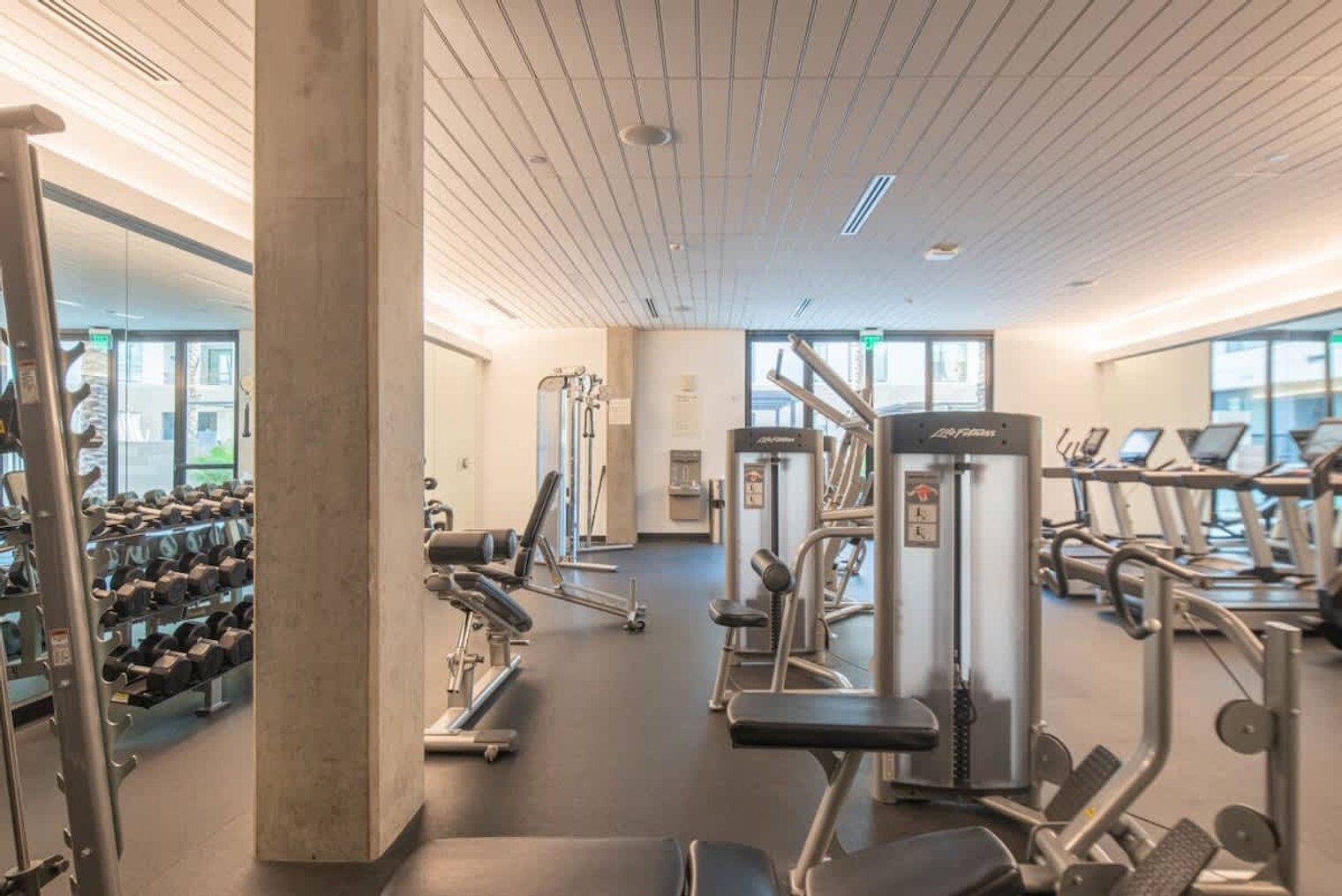 Building Photo - 701 W Rio Salado Pkwy