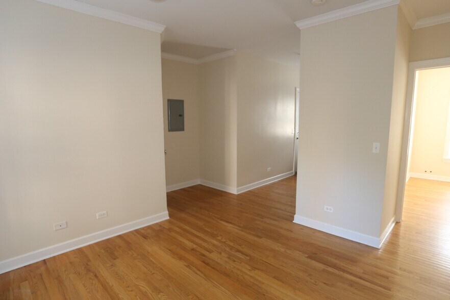 Building Photo - 3250 N Clifton Ave