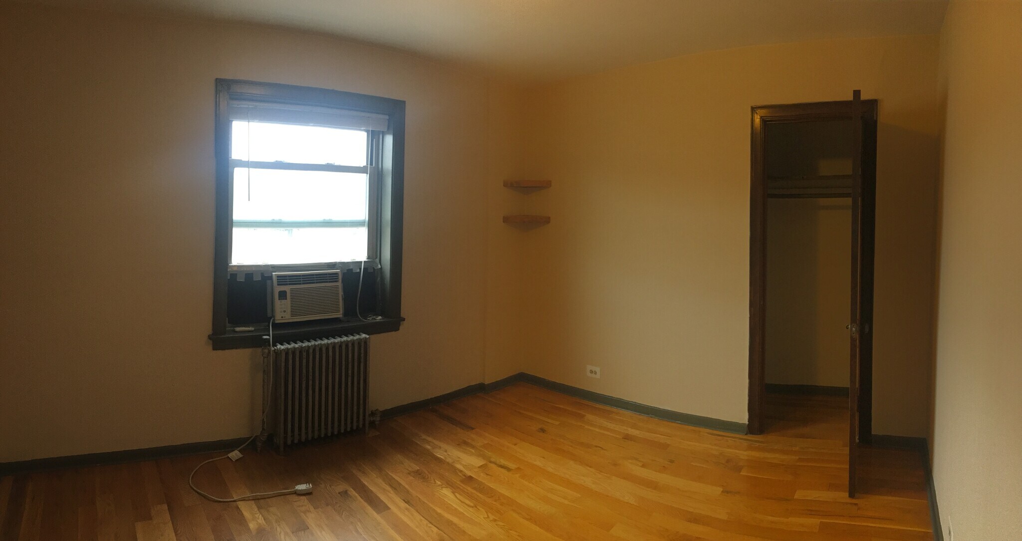 Building Photo - 1211 W Elmdale Ave