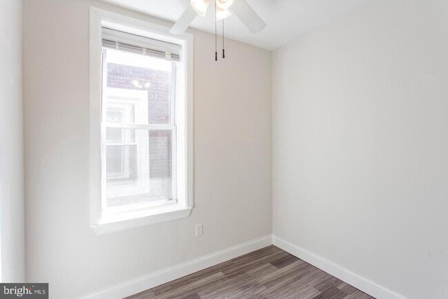 Building Photo - 1632 N 6th St