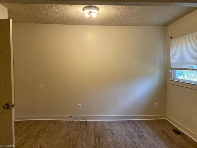 Building Photo - COMING SOON! Cozy 2-Bedroom Rental in High...