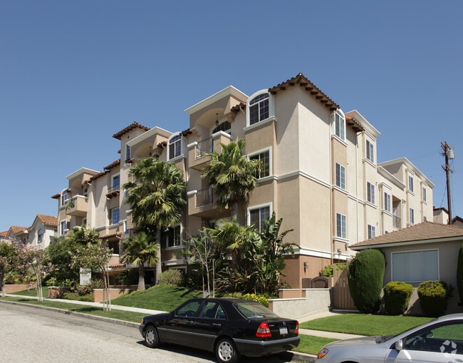 Primary Photo - Flight Ave Apartments