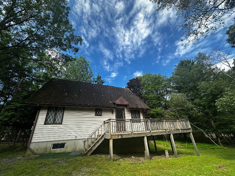 Building Photo - 121 Azalea Dr