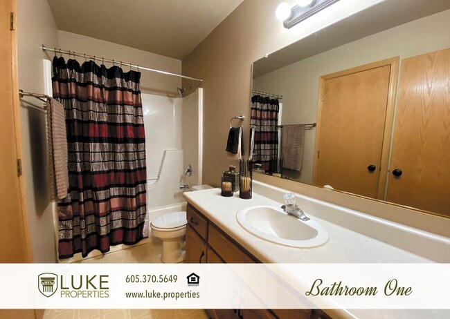 Building Photo - 2104 S Cambridge Ave