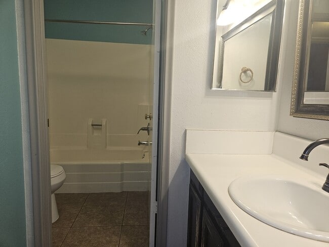 Building Photo - 3 bed 2 bath Townhome in Tempe