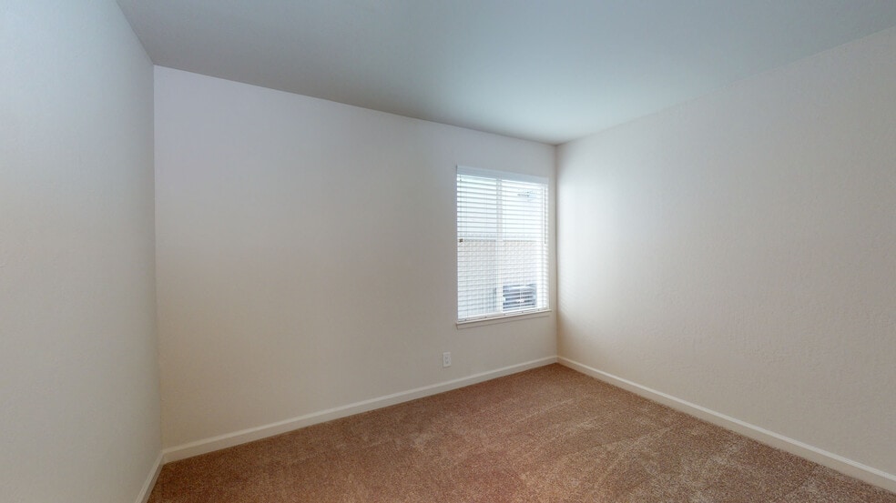 Building Photo - 950 Chula Vista Ave