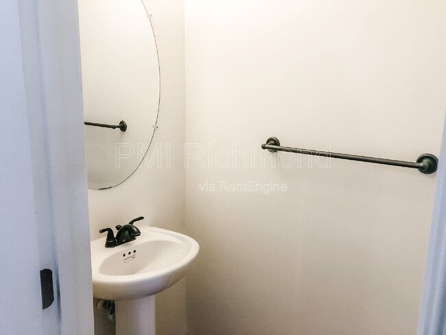 Building Photo - 4707 Brydes Ln