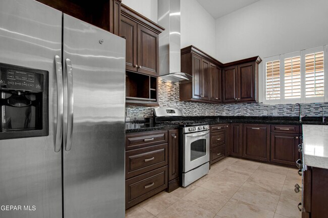 Building Photo - 2205 Hacienda Rey Dr