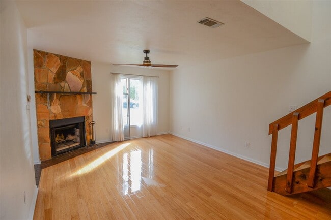 Building Photo - 108 E 3rd Ave