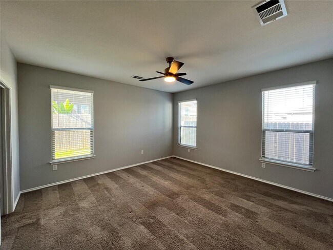 Building Photo - 6516 Carriage Pines Dr