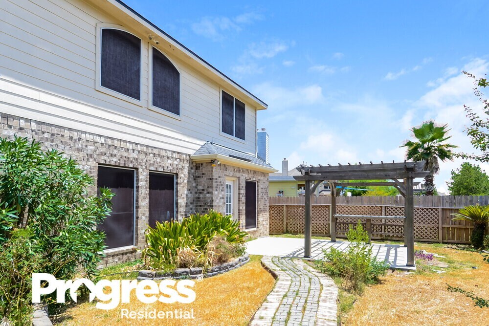 Building Photo - 17811 Memorial Trail Dr