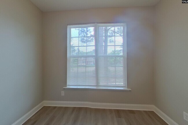 Building Photo - 110 Darian Dr