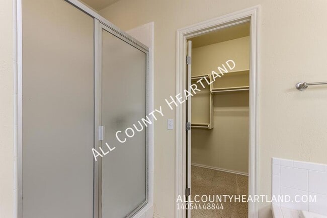 Building Photo - 15813 Traditions Blvd