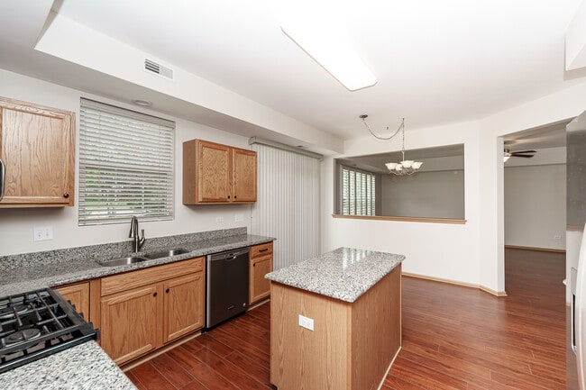 Building Photo - 14068 Palisades Ave