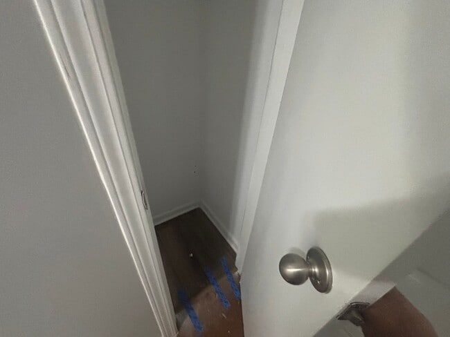 Building Photo - 5756 Crievewood Dr