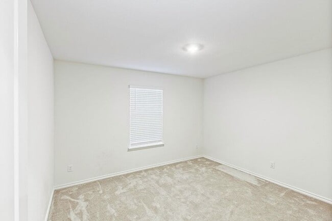 Building Photo - 1111 Emerald Gate Dr